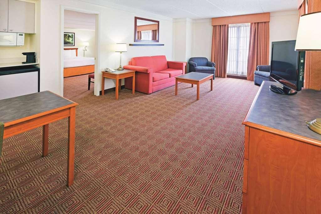 Super 8 By Wyndham San Antonio Near Seaworld Ingram Park Hotel Room photo